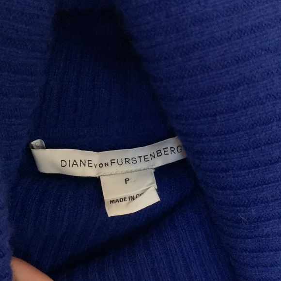 Cashmere sweater. Like new. - Picture 4 of 5